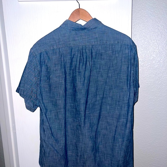 J. Crew
Short Sleeve Denim Causal Button Down
Size XL Slim Fit - Picture 2 of 3